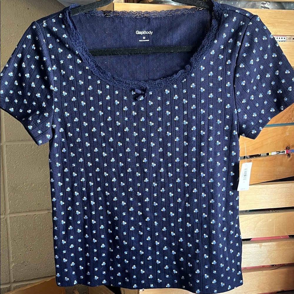 New Gapbody Pointelle Floral Tee w Lace Trim, M